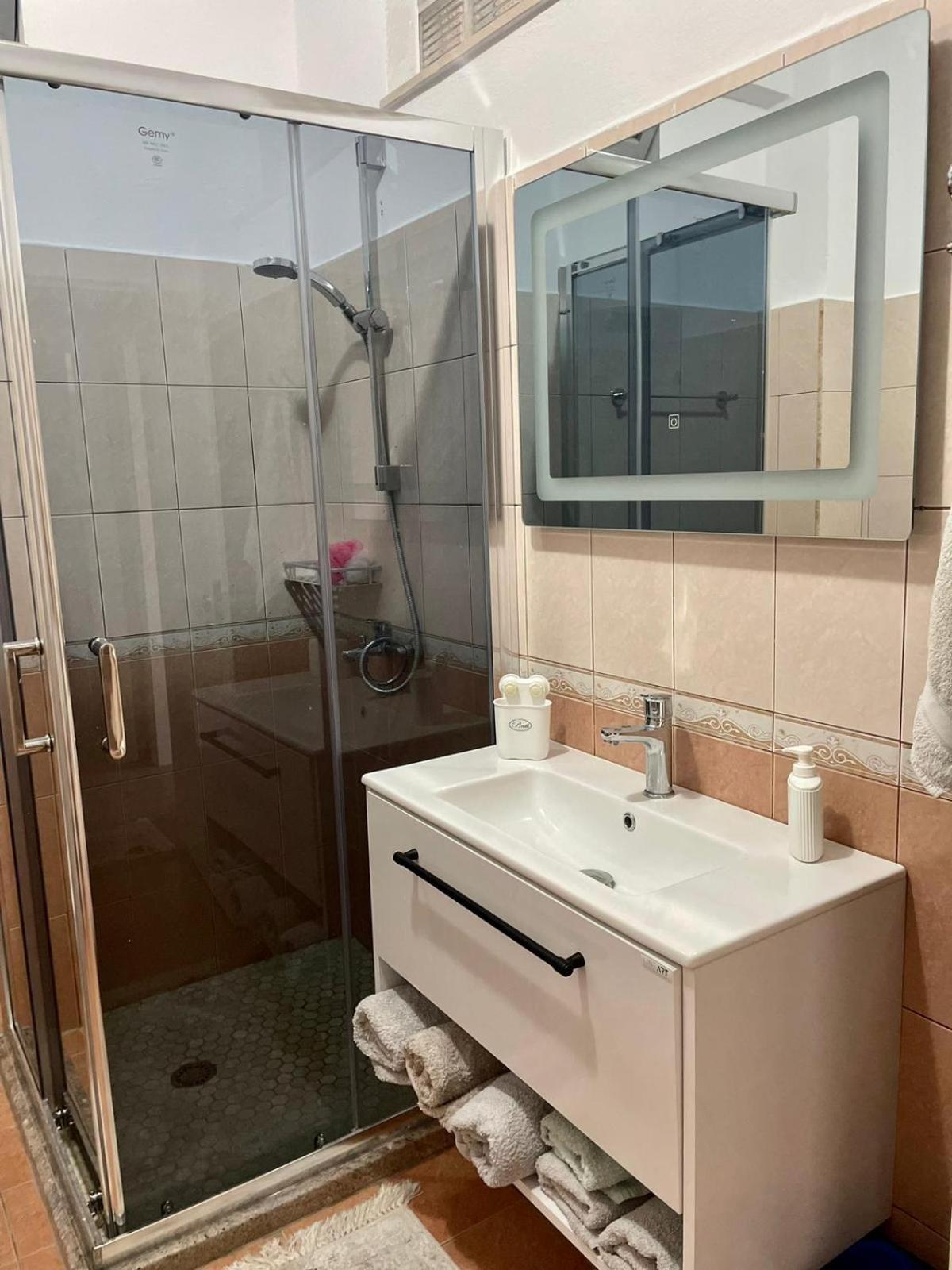 Adra'S Apartment Szkodra Zewnętrze zdjęcie